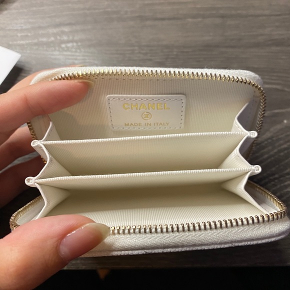 AUTHENTIC Chanel O-Porte Monnaie in White Quilted Caviar - Picture 4 of 6